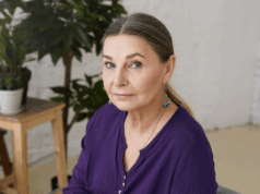 Marjan (61) vraagt kostgeld en haar kinderen zijn woest: thuis barst de bom