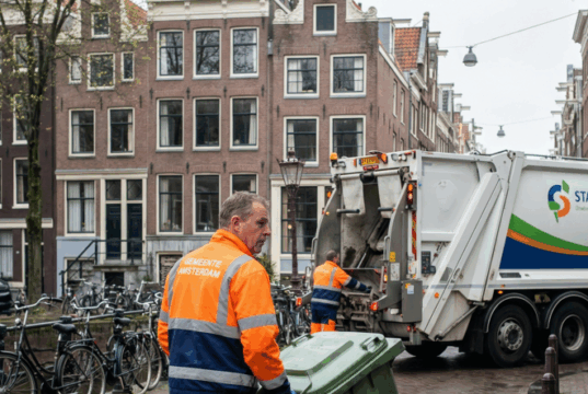 Kinderen schamen zich voor zijn werk als vuilnisman: Marco (42) bewijst elke dag hoe waardevol zijn baan is