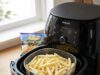 Zo groot is het verschil tussen airfryer- en ovenfriet (plus de truc voor extra krokante friet)