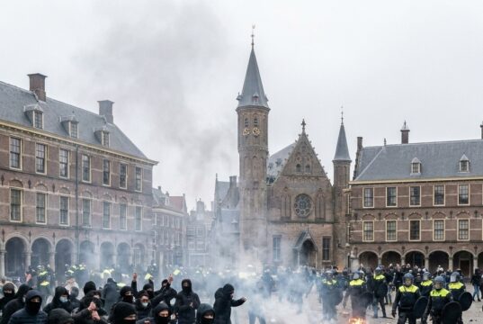 Spanning rond megademonstratie 31 oktober in den haag: kamerlid vreest rellen en plunderingen